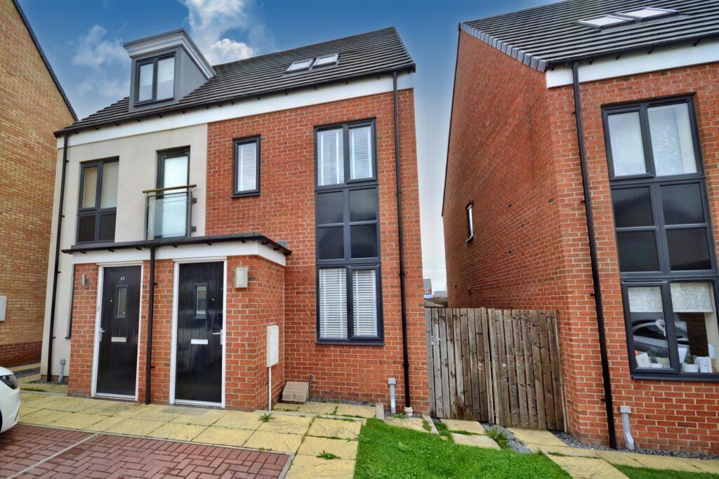 3 Bedroom Townhouse to Let on Maynard Street, Newcastle Great Park 3