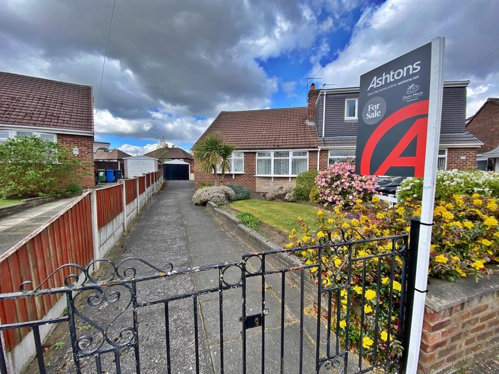 St John Avenue, Warrington, WA4 2 bed semidetached bungalow £230,000