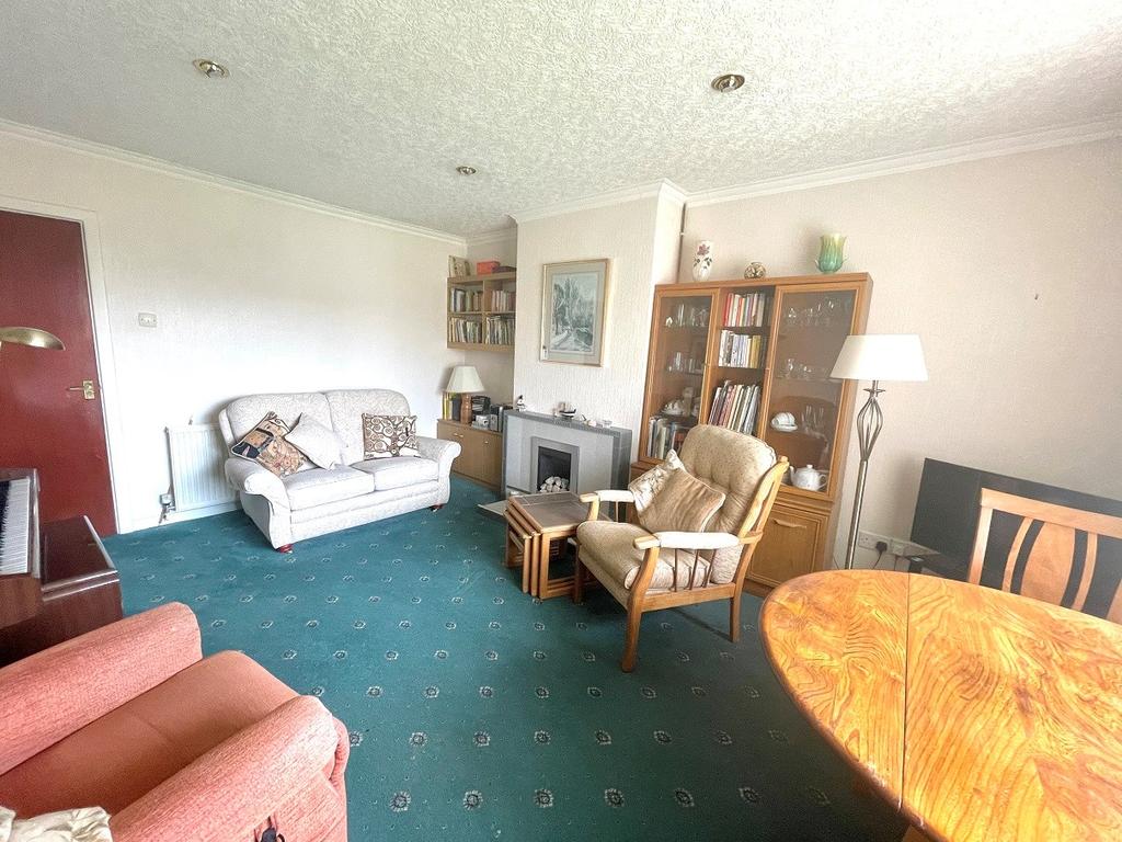 Friars Walk, Formby, Liverpool, L37 2 bed semidetached bungalow £210,000