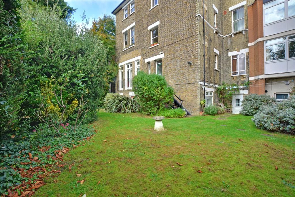 Kidbrooke Grove, Blackheath, London, SE3 1 bed apartment £300,000