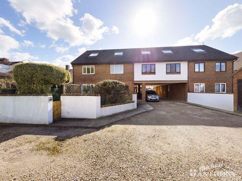 Bicester Road, Aylesbury Studio £125,000
