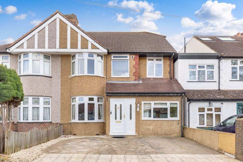 Waverley Avenue, Twickenham, TW2 4 bed semidetached house £700,000