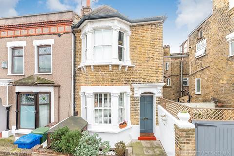 2 Ada Road, London, SE5 7RW