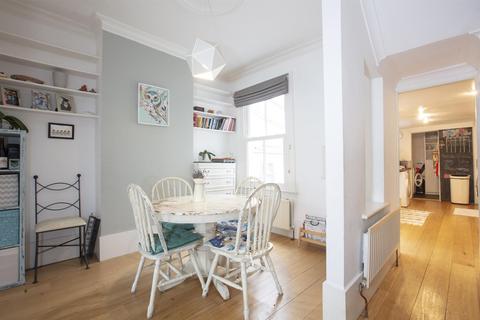 2 Ada Road, London, SE5 7RW