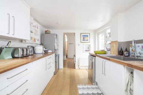 2 Ada Road, London, SE5 7RW