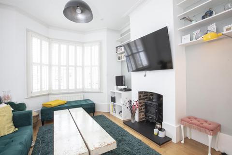 2 Ada Road, London, SE5 7RW