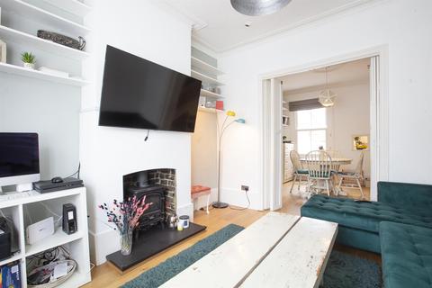 2 Ada Road, London, SE5 7RW