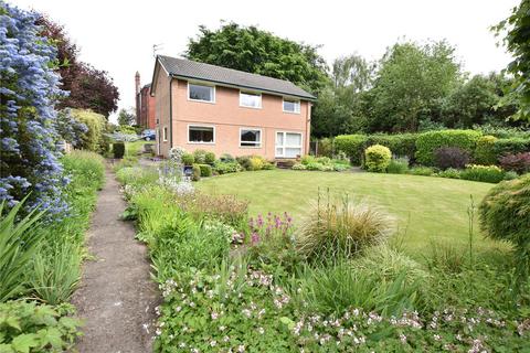 3 bedroom detached house for sale, Hollyshaw Lane, Leeds