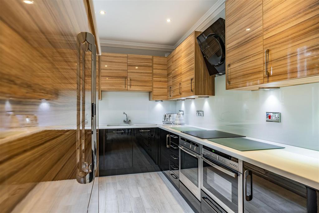 8497090-interior12.jpg