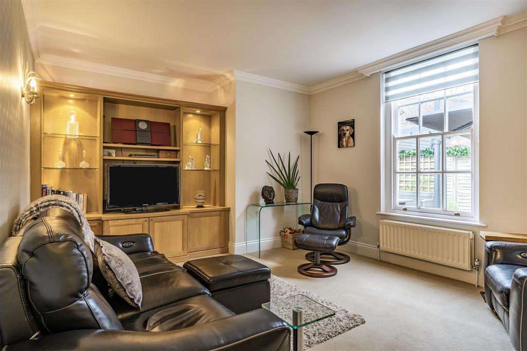8497090-interior04.jpg