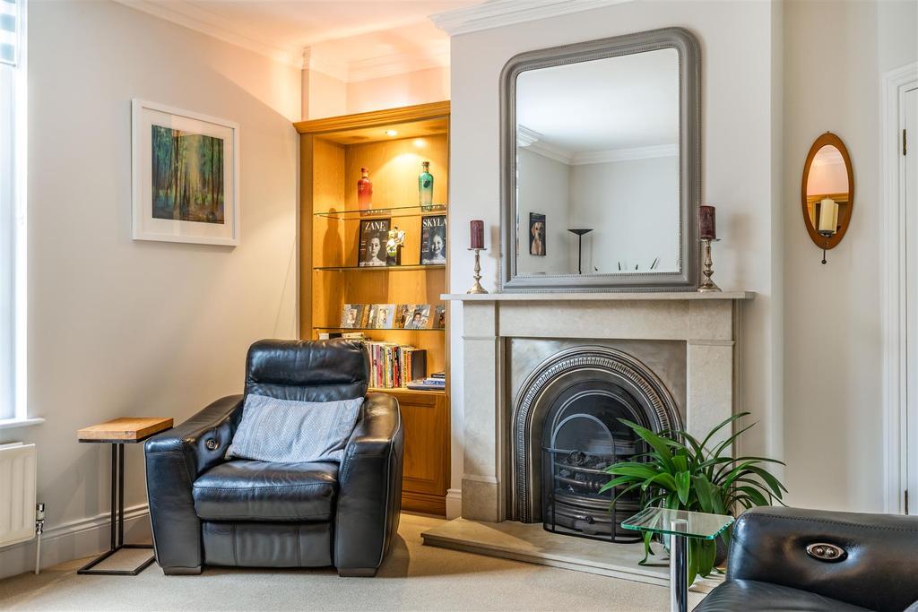 8497090-interior08.jpg