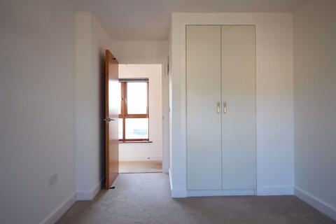 2 bedroom flat to rent - TOWN CORNER, ST JAMES- NN5