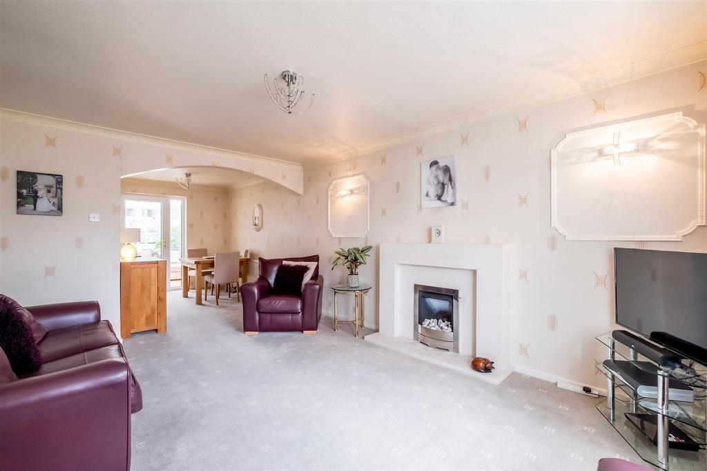 Rayner Road, Brighouse 3 bed detached house £295,000