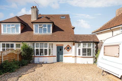 4 The Glade, Epsom, KT17 2HB