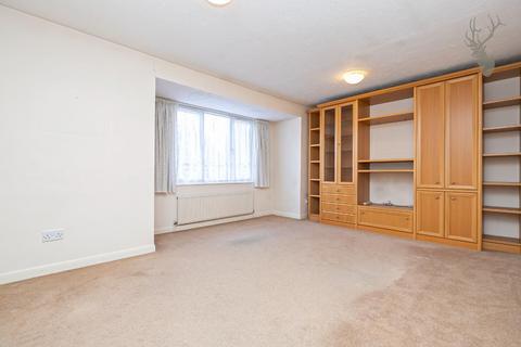 10 Old Mill Place, Romford, RM7 9QF