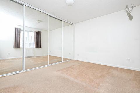 10 Old Mill Place, Romford, RM7 9QF