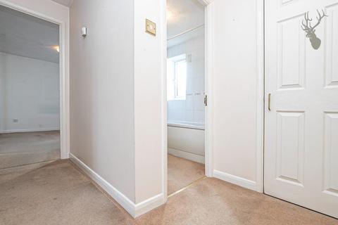 10 Old Mill Place, Romford, RM7 9QF
