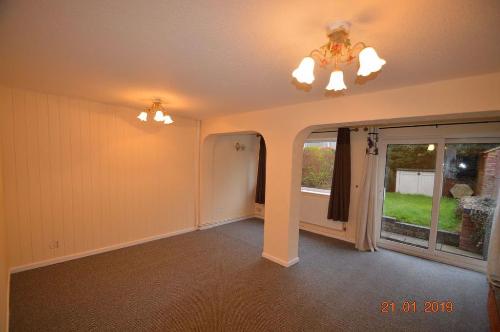 Dubarry Avenue, Kingswinford 3 bed semidetached house £795 pcm (£183 pw)