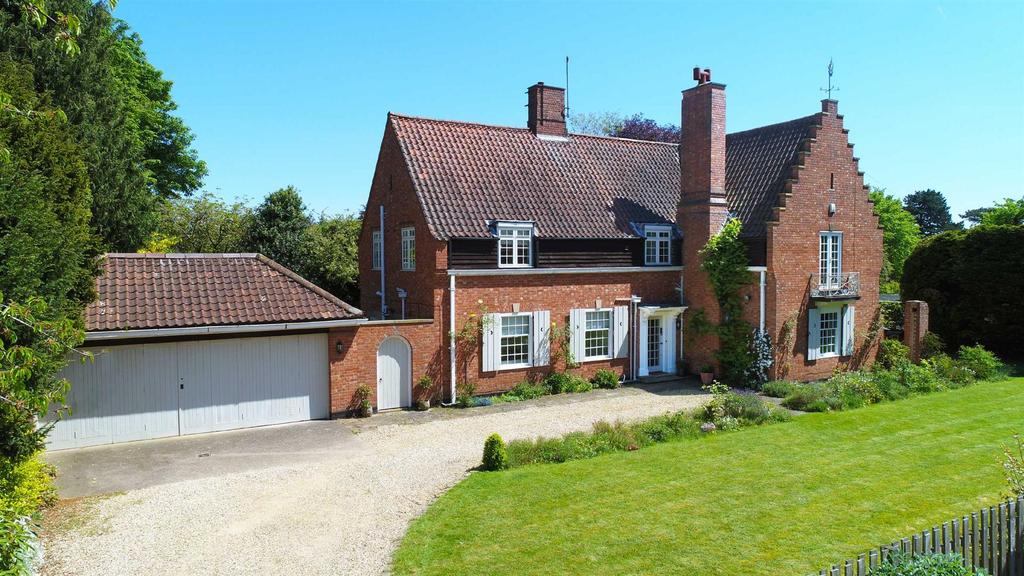 The Avenue Dallington, Northampton 4 bed detached house for sale £875,000