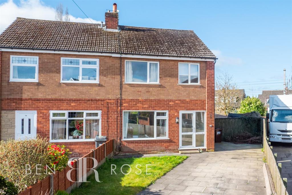 Bow Lane, Leyland 3 bed semidetached house £190,000