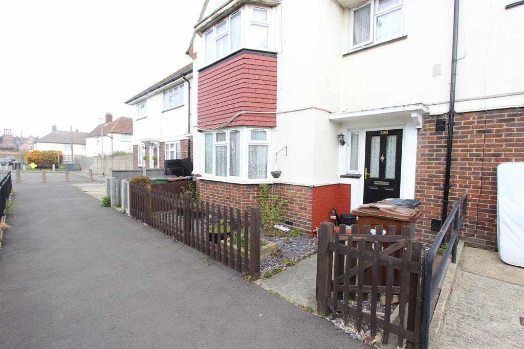 Blake Avenue, Barking 1 bed flat £220,000