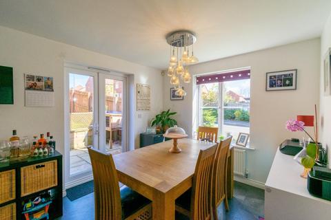 8 Bramble Close, Northampton, NN3 9GF