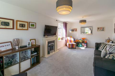 8 Bramble Close, Northampton, NN3 9GF