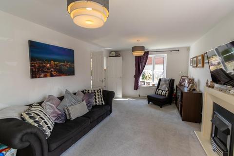 8 Bramble Close, Northampton, NN3 9GF