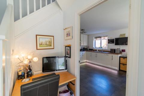 8 Bramble Close, Northampton, NN3 9GF