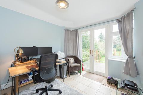 9 Seaforth Gardens, Epsom, KT19 0LR