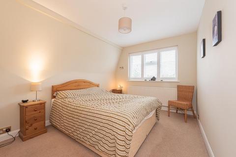 9 Seaforth Gardens, Epsom, KT19 0LR