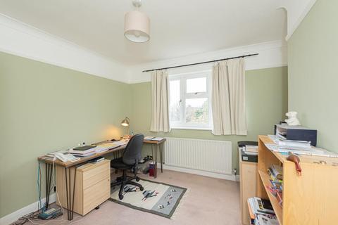 9 Seaforth Gardens, Epsom, KT19 0LR