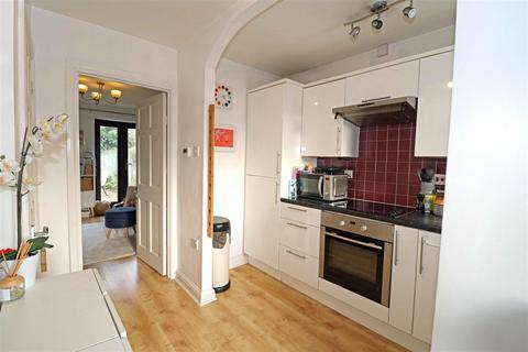 17 Bartlett Close, Warwick, CV34 4UY