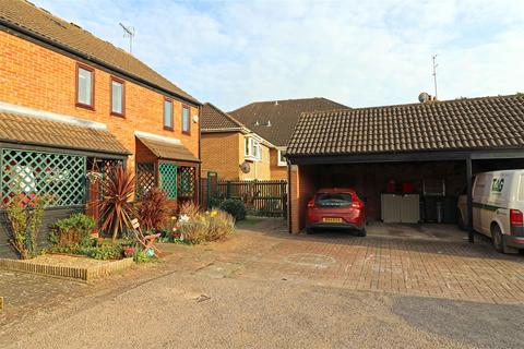 17 Bartlett Close, Warwick, CV34 4UY