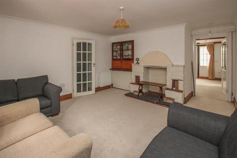 4 bedroom detached house for sale, The Avenue, Brentwood