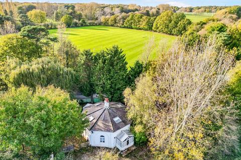 4 bedroom detached house for sale, The Avenue, Brentwood