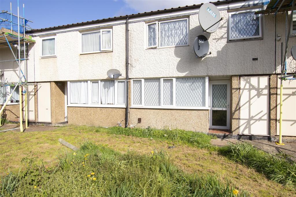 Bullsmoor Way, Waltham Cross 3 bed terraced house £375,000