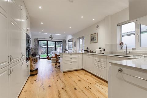 16 Cottage Grove, Surbiton, KT6 4JH