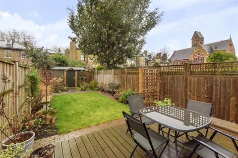 16 Cottage Grove, Surbiton, KT6 4JH