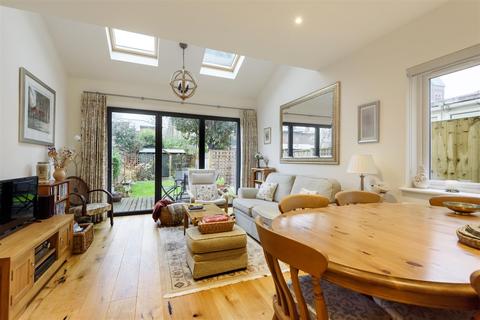 16 Cottage Grove, Surbiton, KT6 4JH