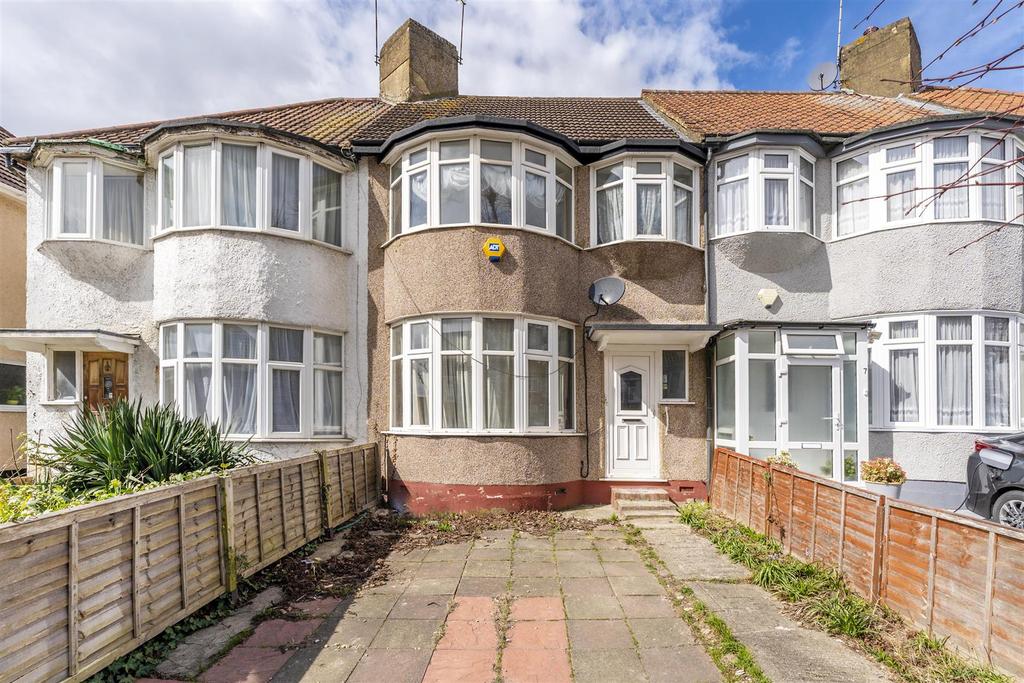 Horsenden Crescent, Greenford, UB6 2 bed terraced house £1,700 pcm (£