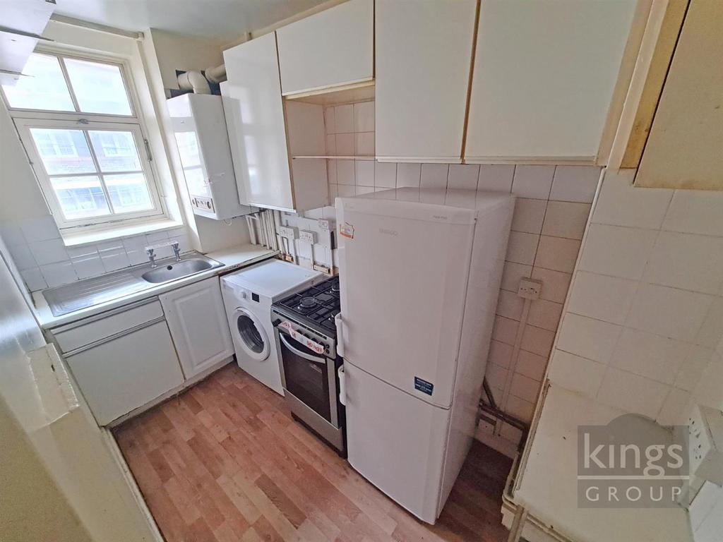 Devons Road, London, E3 1 bed flat - £180,000