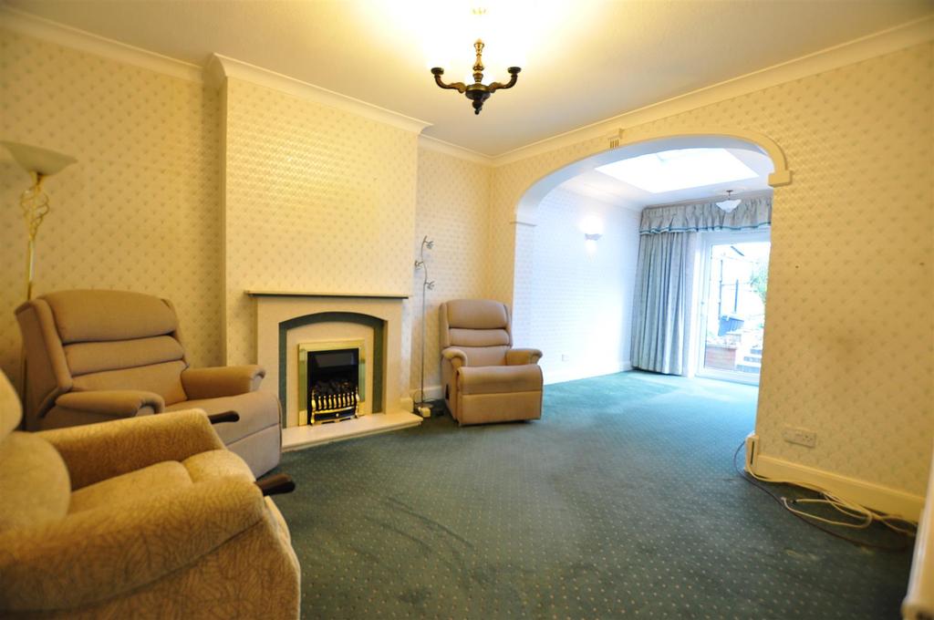 Haden Park Road, Cradley Heath 3 bed detached house for sale £260,000