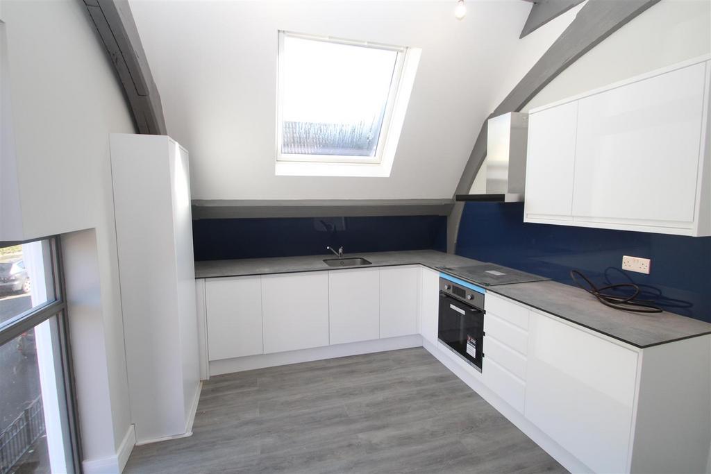 Street, Hemel Hempstead 1 bed apartment £925 pcm (£213 pw)