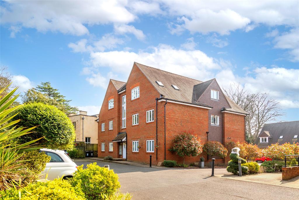 Charlwood Place, Reigate, RH2 2 bed apartment £384,950