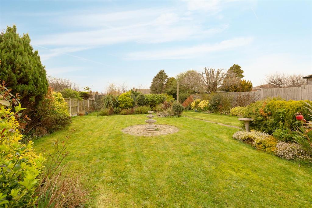 Edmanson Avenue, Margate 3 bed detached bungalow £550,000