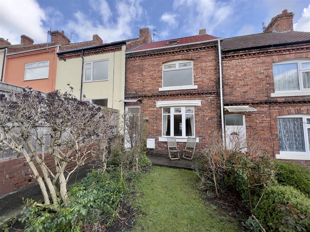 Ushaw Terrace, Ushaw Moor, Durham 2 bed terraced house £525 pcm (£121 pw)
