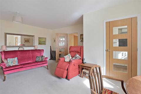 2 bedroom apartment for sale - Lewsey Court, London Road, Tetbury, GL8 8GW
