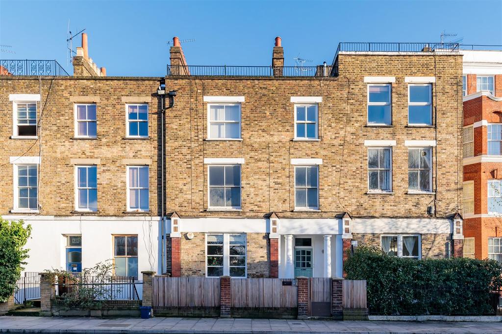 Albion Road, Stoke Newington, N16 2 bed flat £1,900 pcm (£438 pw)