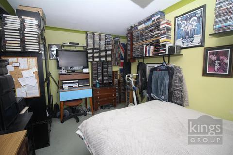 5 Tithelands, Harlow, CM19 5NA